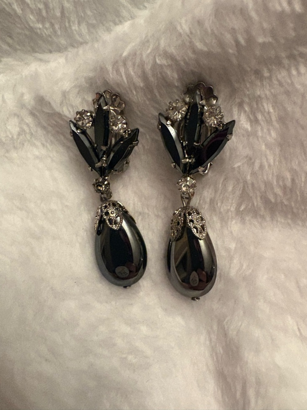 Elegant Black Teardrop Dangle Earrings -Vintage Clip On